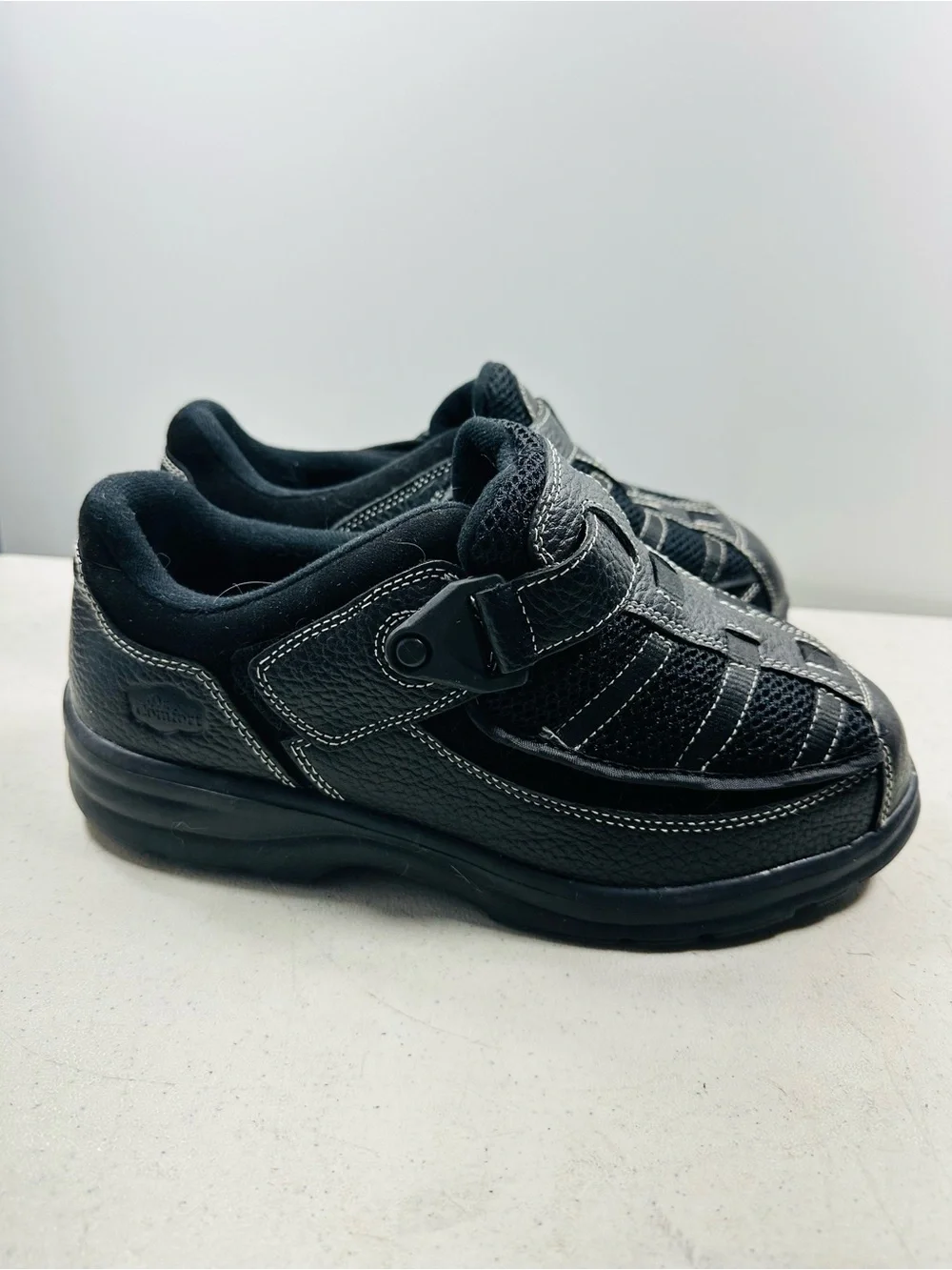 Dr. Martens sturdy black